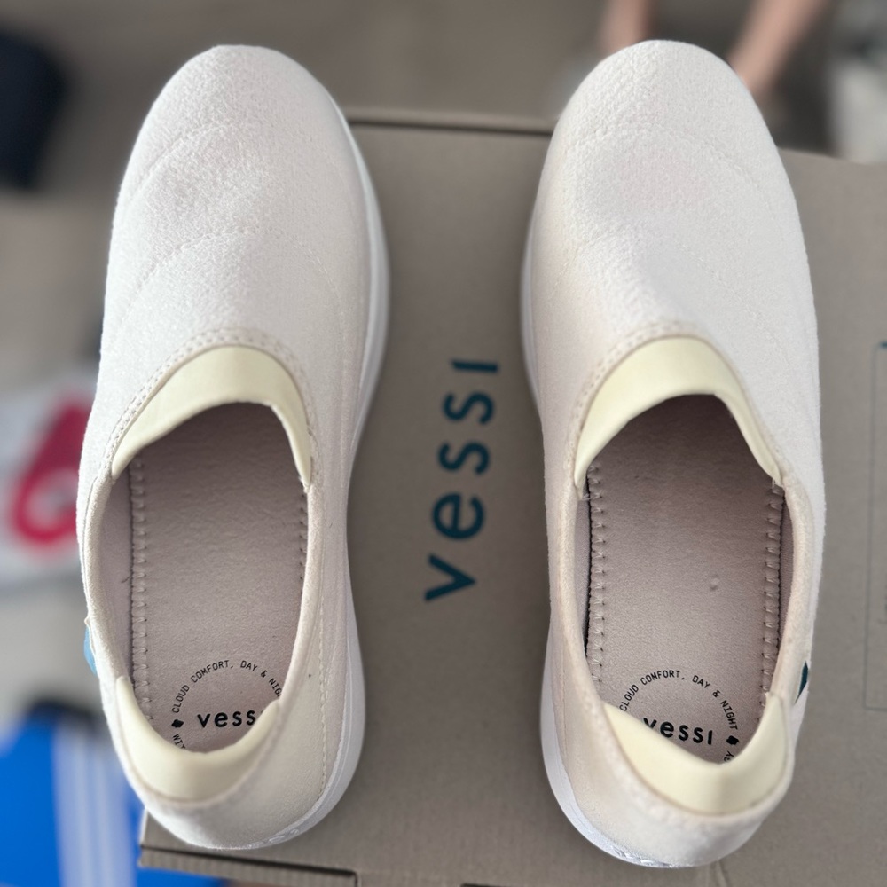 Vessi Sunday Slippers in Walnut Beige Sz 7
